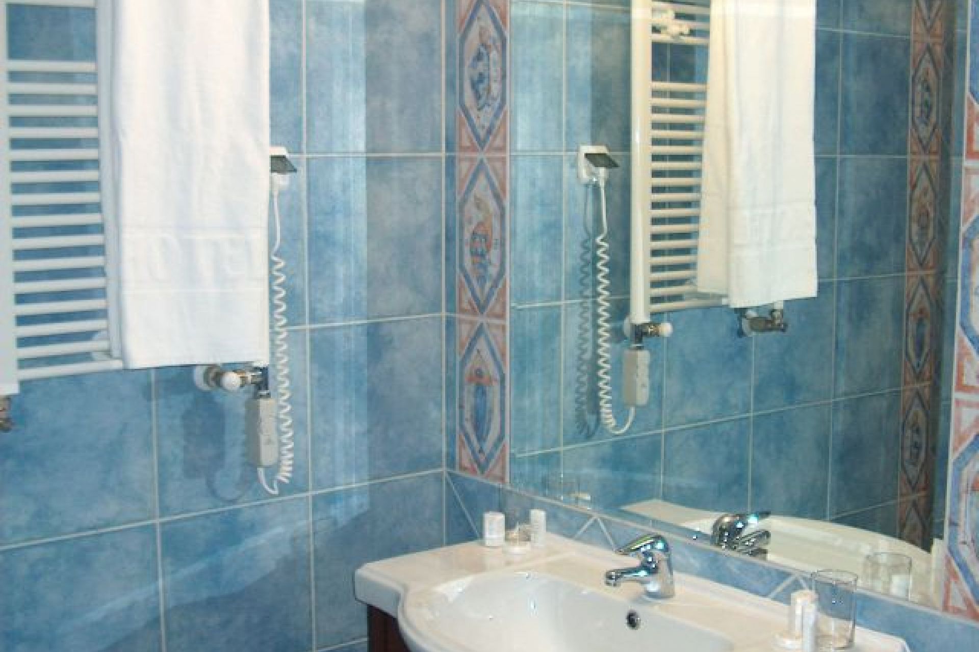 Deluxe z łóżkiem małżeńskim i sofą klimatyzowany