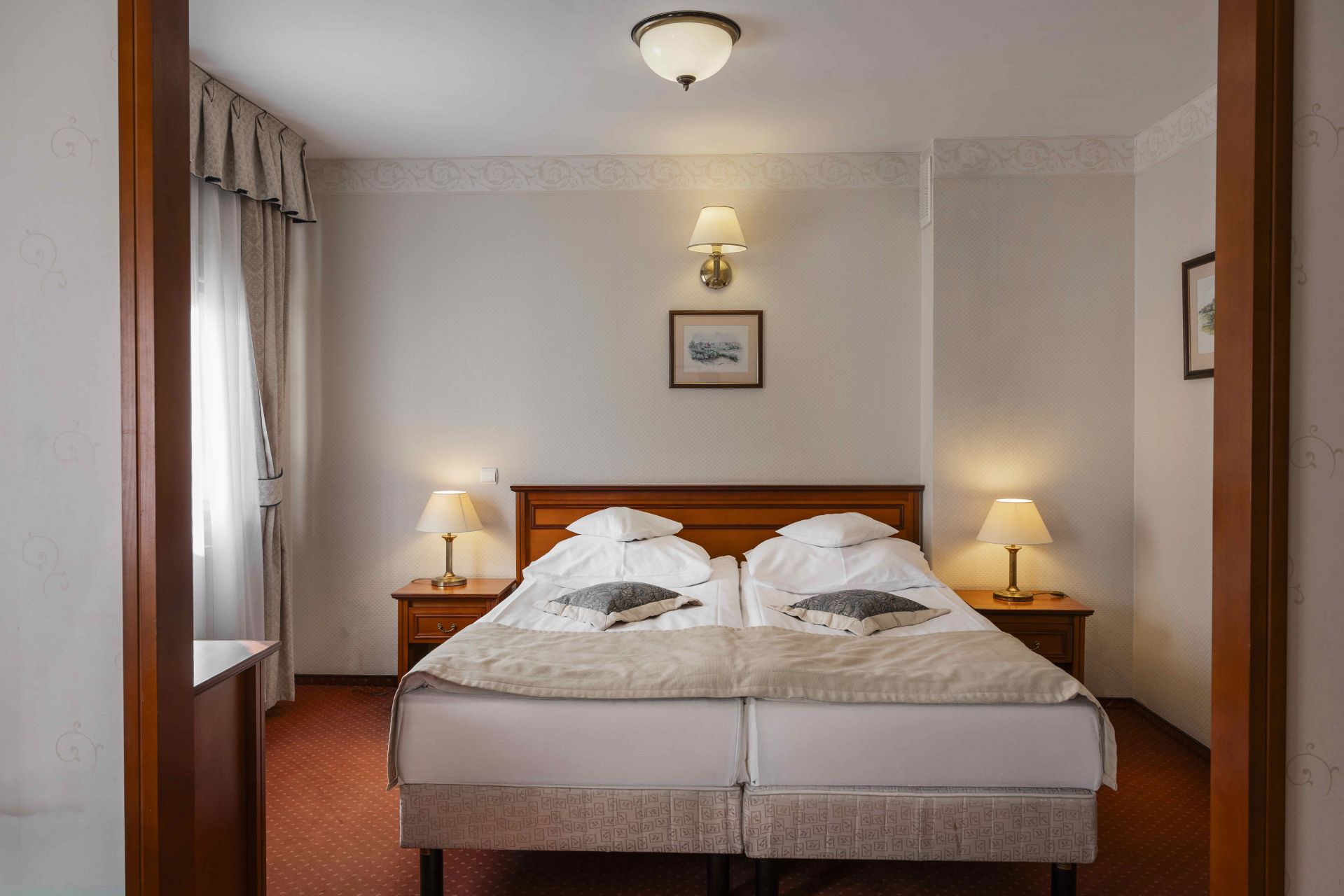 Deluxe z łóżkiem małżeńskim i sofą klimatyzowany