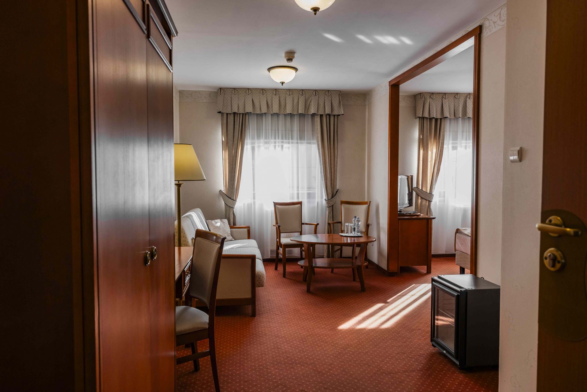 Deluxe z łóżkiem małżeńskim i sofą klimatyzowany
